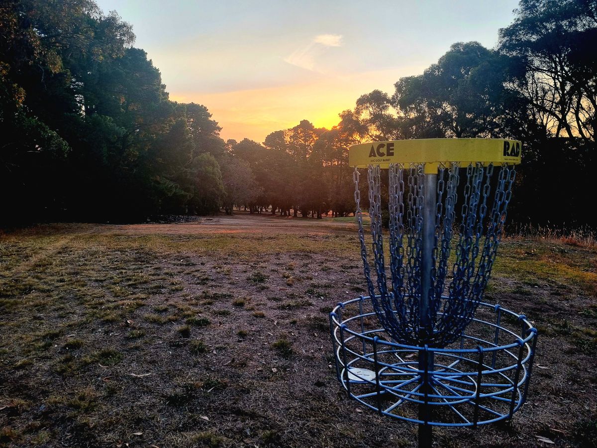 Hole 1 at dusk