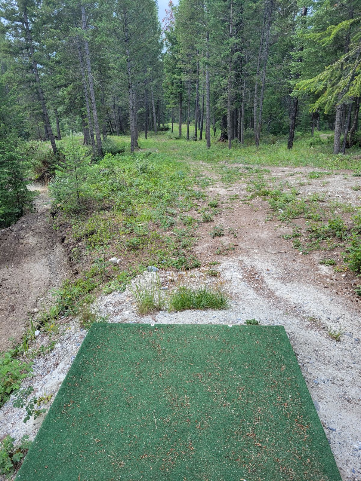 Awesome, well kept teeboxes. Both amateur and pro setups as well to allow flexibility!
