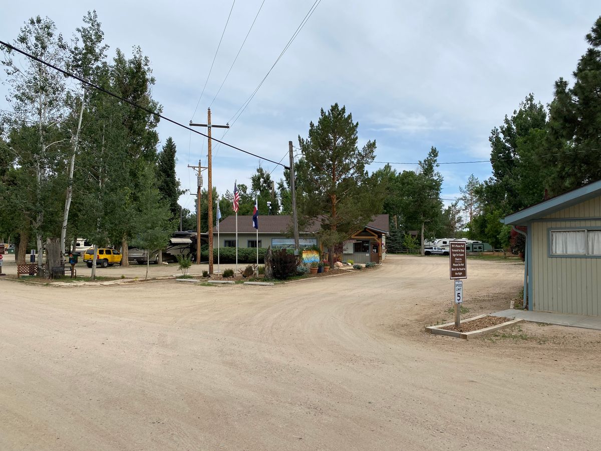 View of front office when diving in, please check in and sign waiver