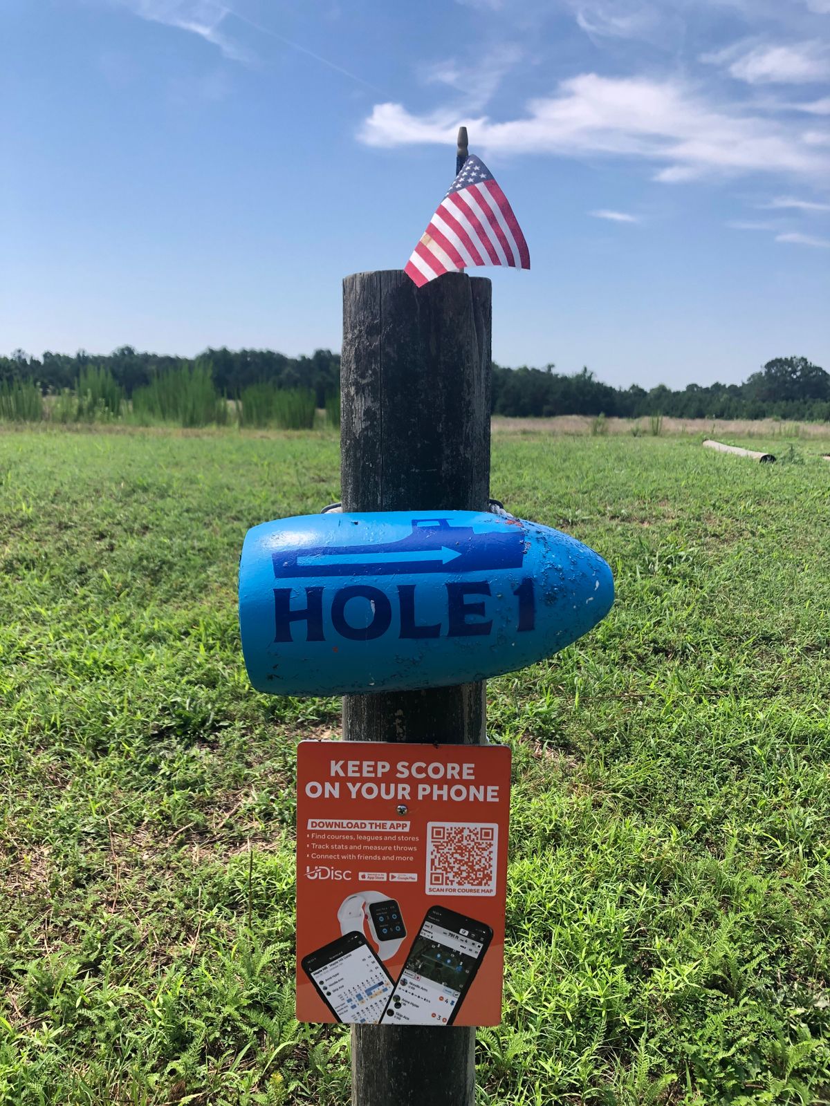 Udisc sign is up! Download the app and follow the buoy to hole 1.