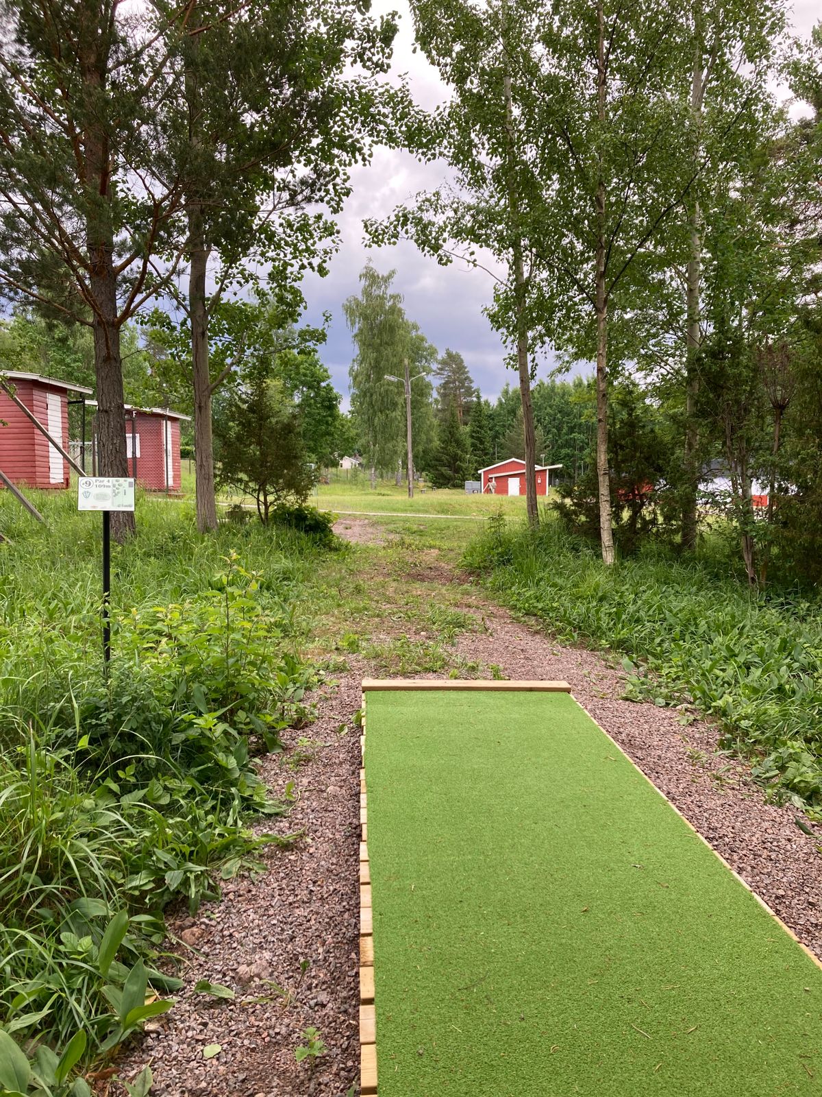 Tee hål 9