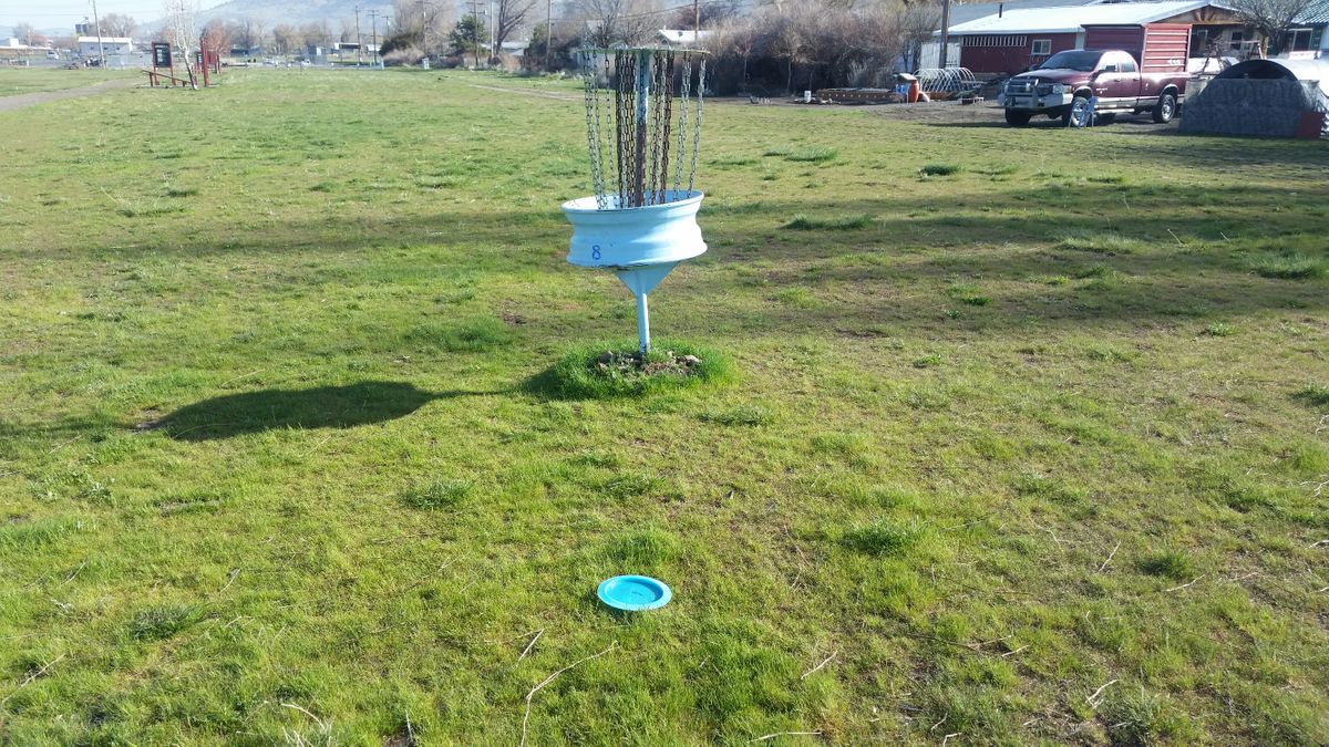 Tilty basket 8