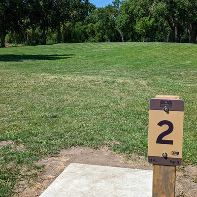 Hole 2. 314 ft, par 3.
