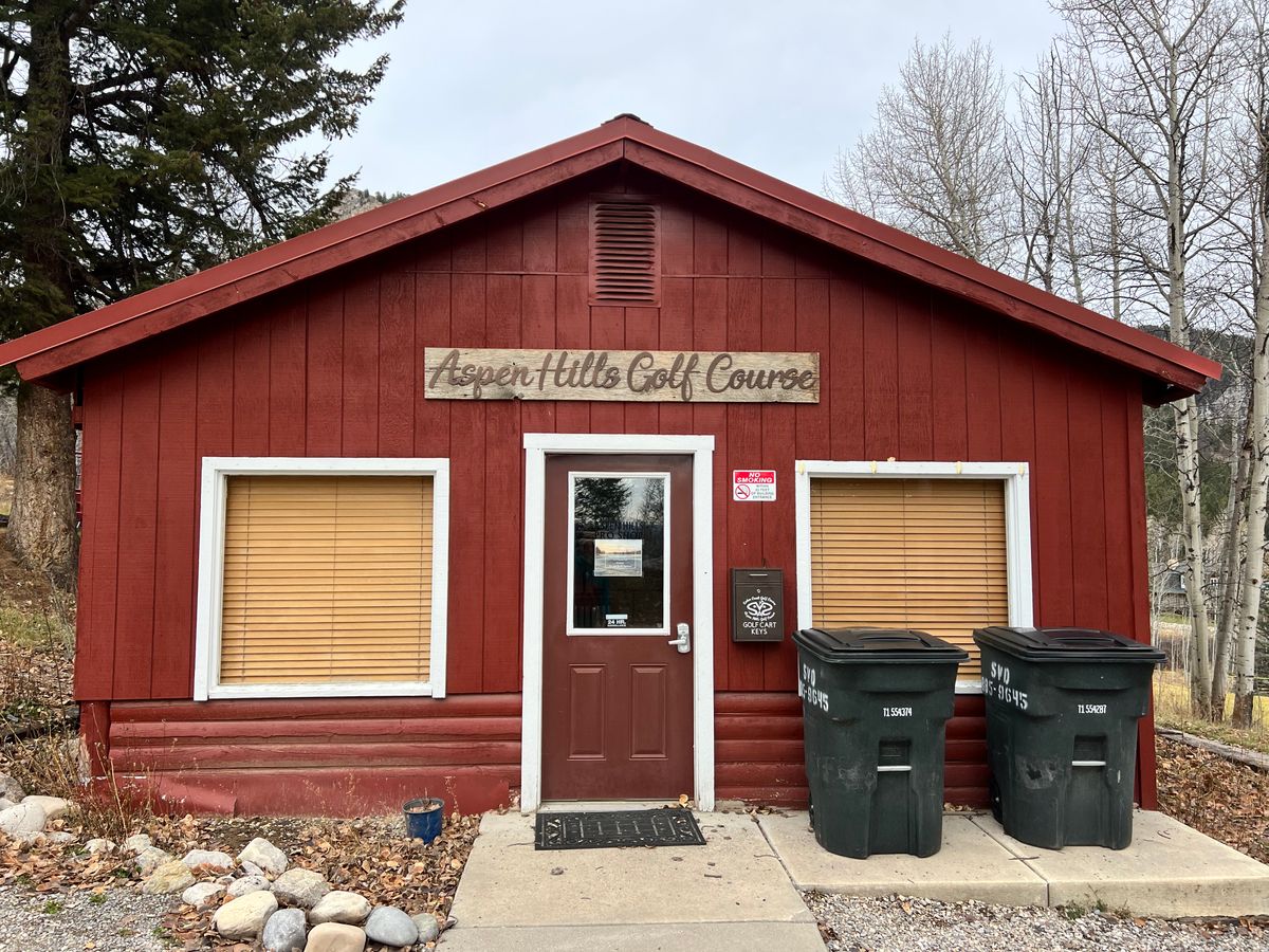 Look for the clubhouse when you’re pulling in.