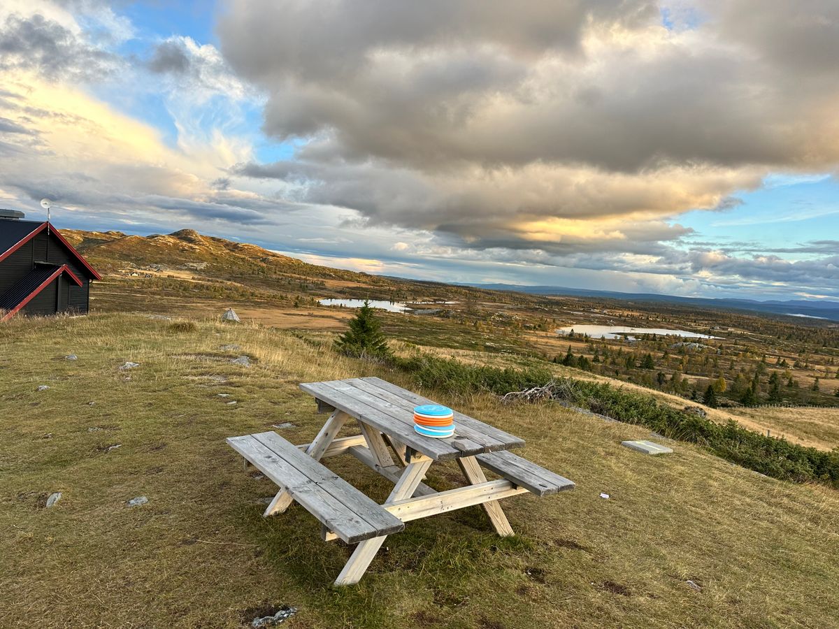 Sittebenk ved startpunkt på Fagerhøy