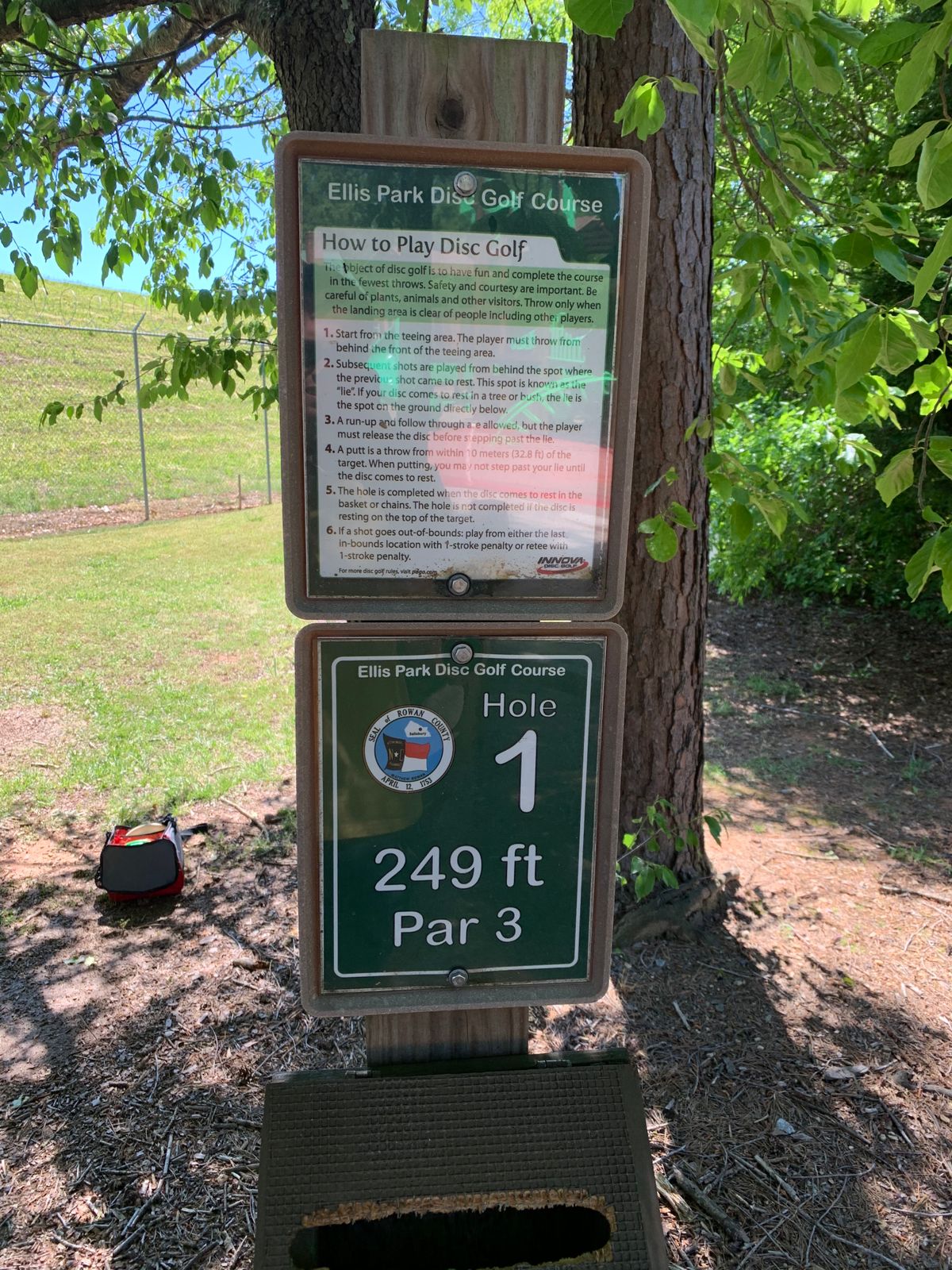 All holes marked with these markers and the baskets show the direction to next tee.