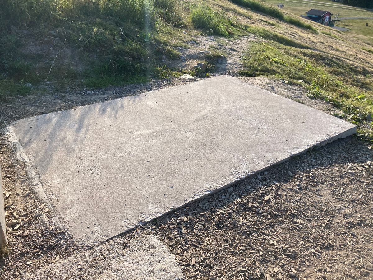 Robust tee pads.