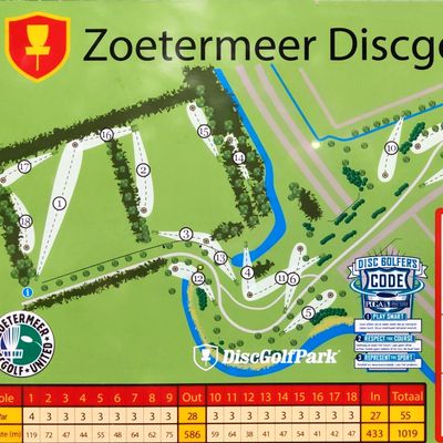 Disc golf park board