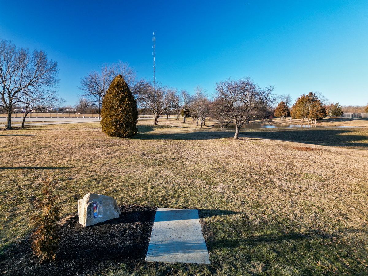 Hole 16 Teepad