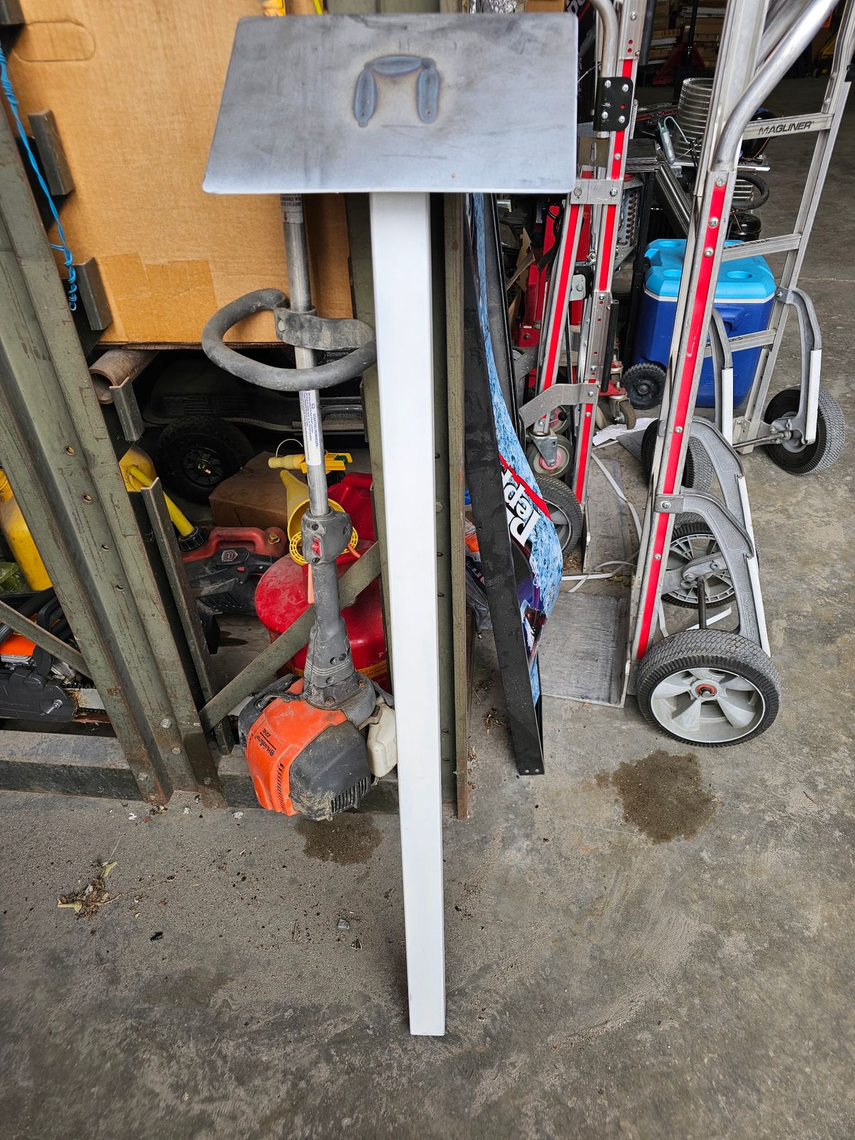 Front tee sign