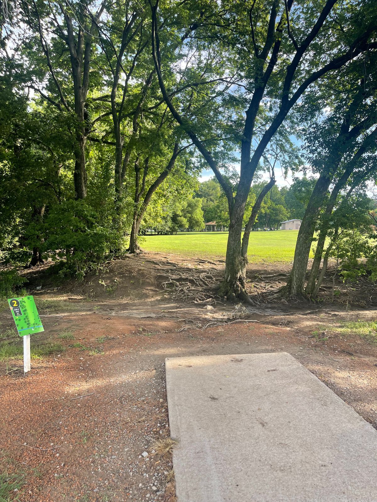 Hole 2 long/short tee pad