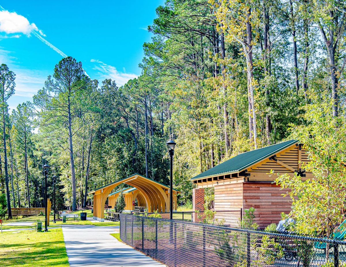 Walk to the disc golf course