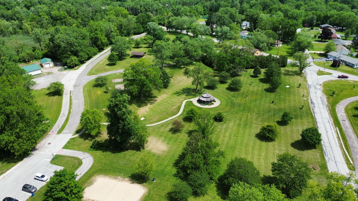 View facing NE. Parking lot and hole 1 on the left