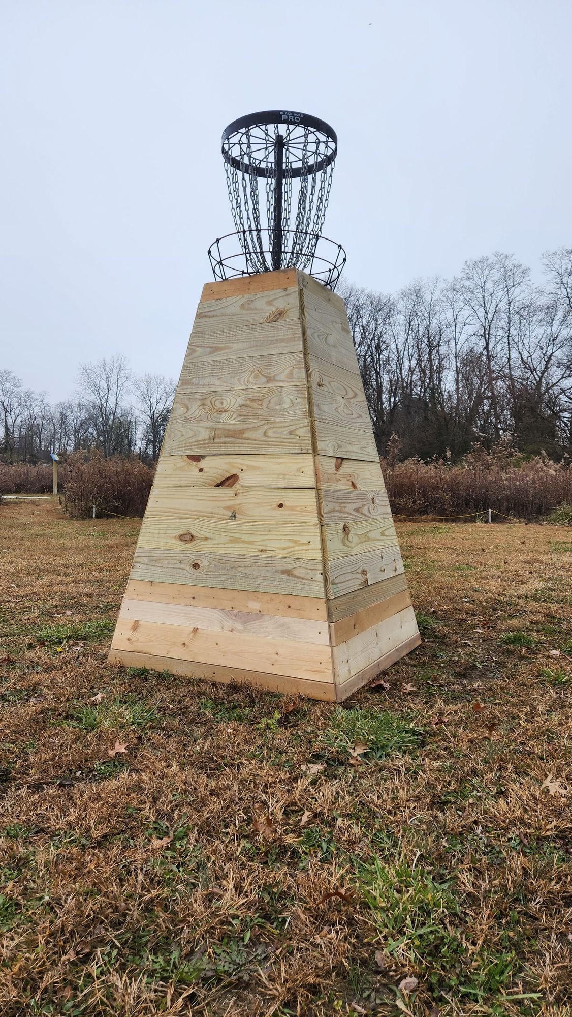 Hole 14, new basket base