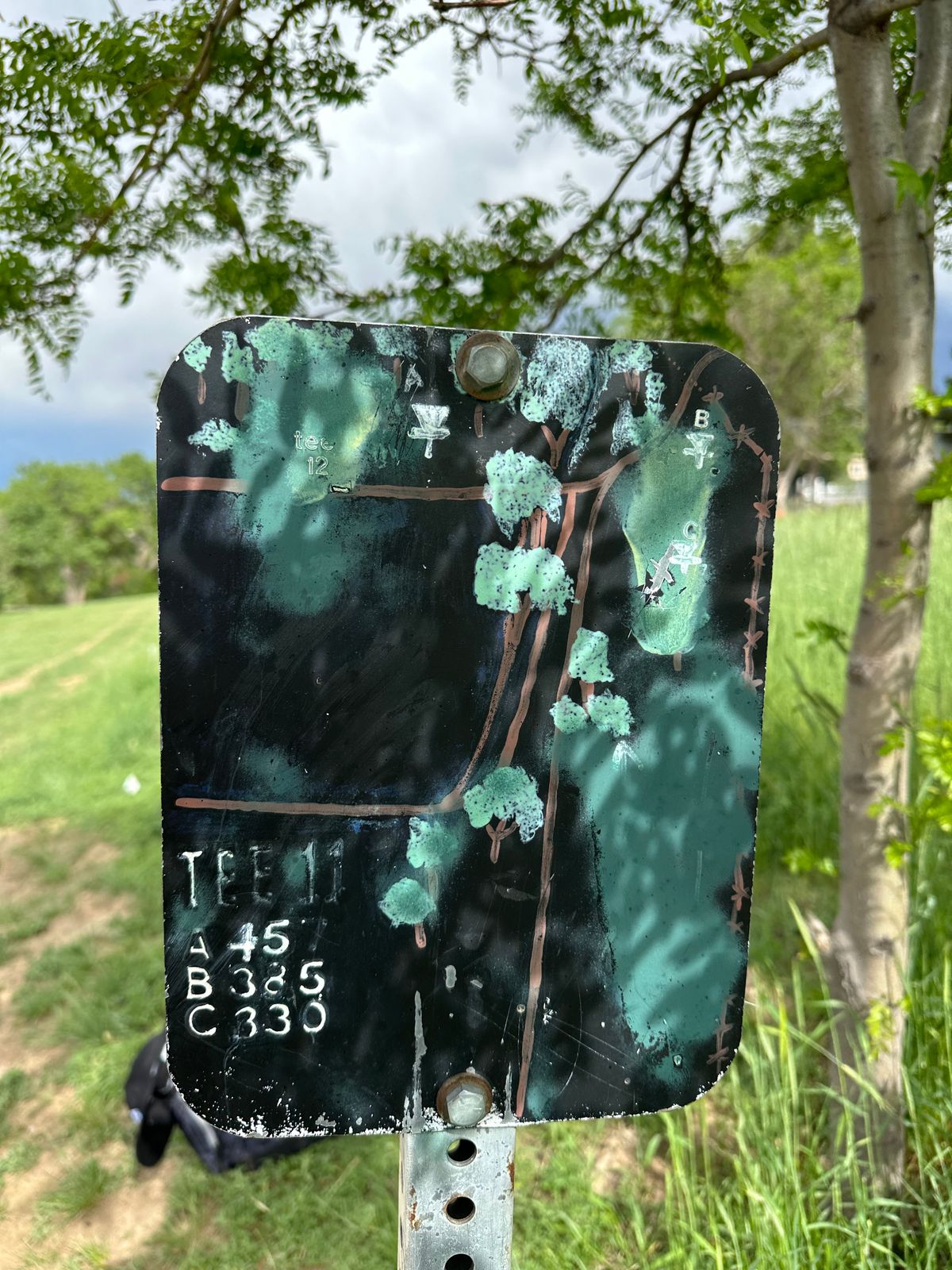 Sign for tee 11