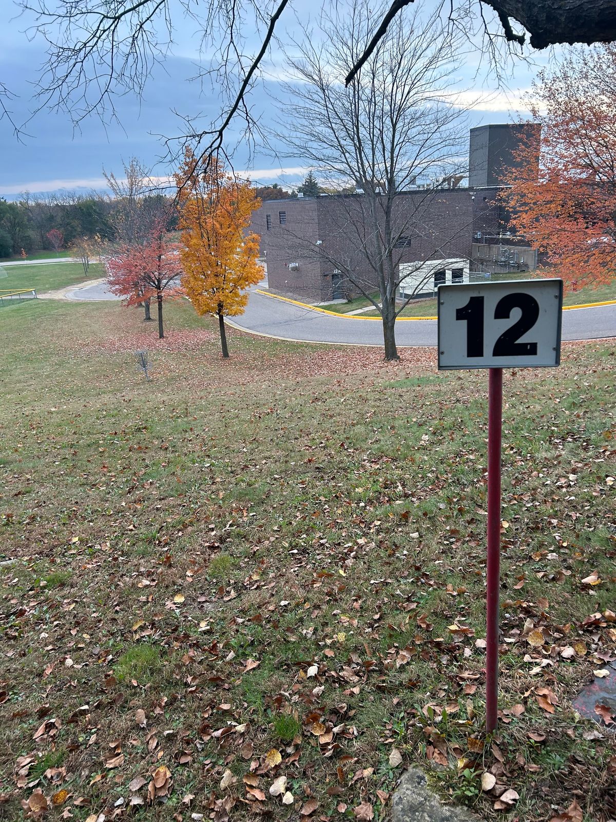 A sign by 12s tee area - one of few signs you’ll find