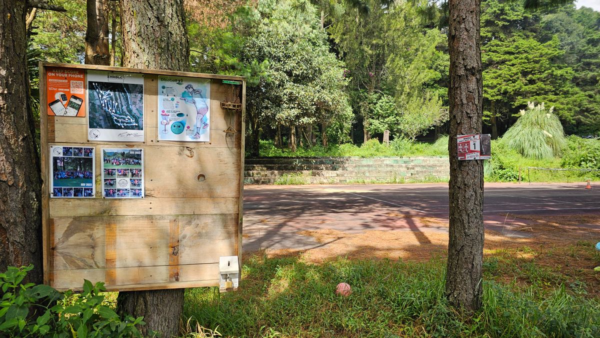 Kiosk and Hole 1