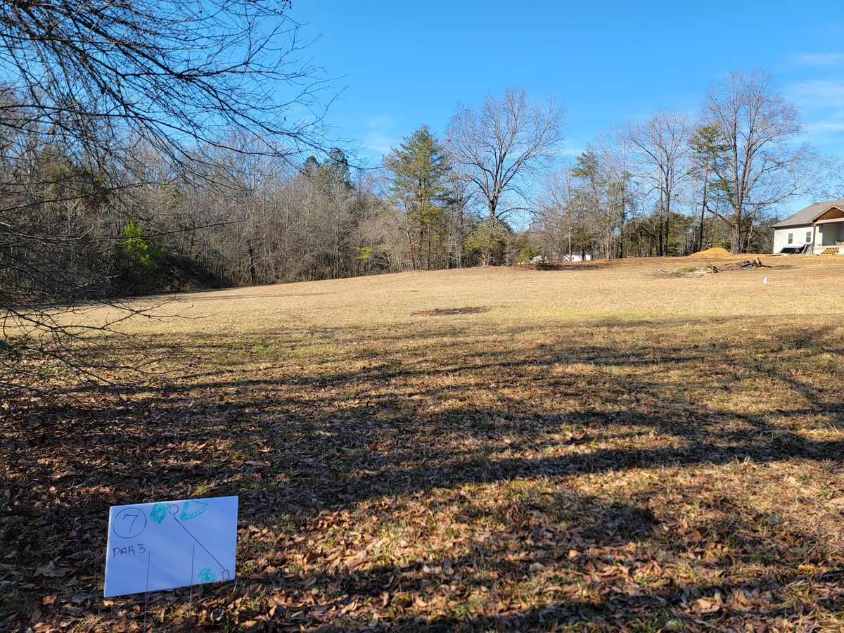 Hole 7 tee pad 