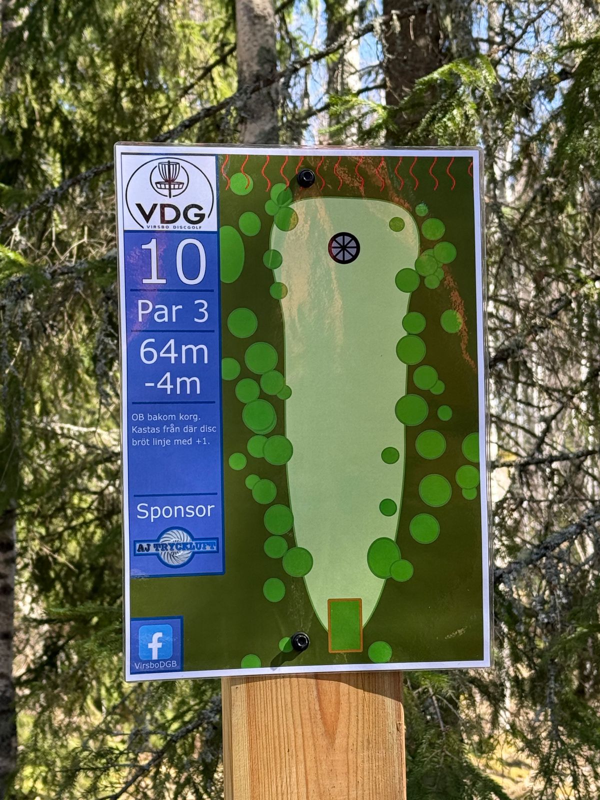 Hål 10 - Par 3 - 64m