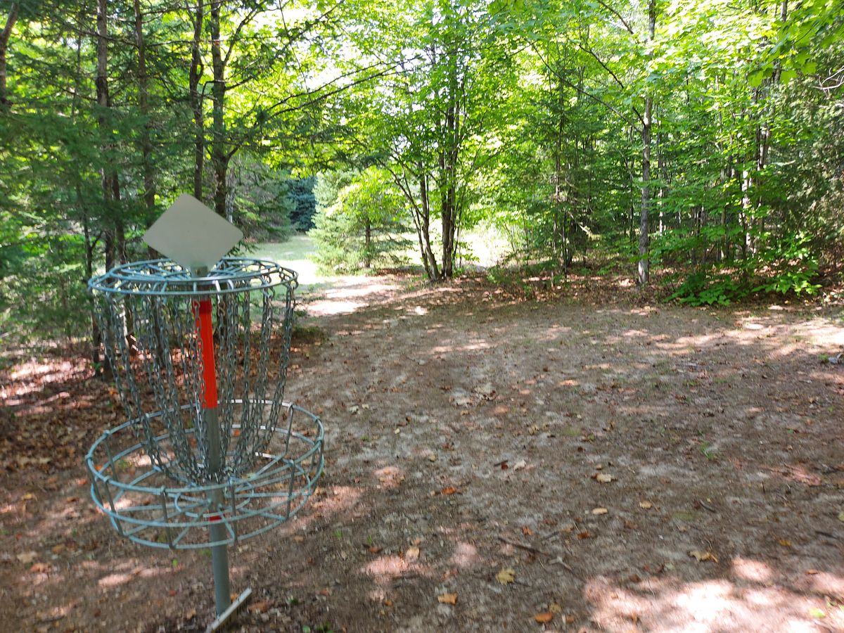 Reverse back up the fairway on hole 1.🍁☘👍🌳