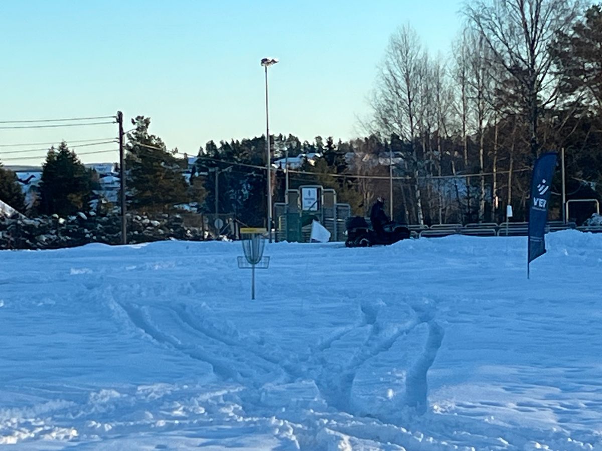 ATV rydder snø før vinterserien skal starte👍