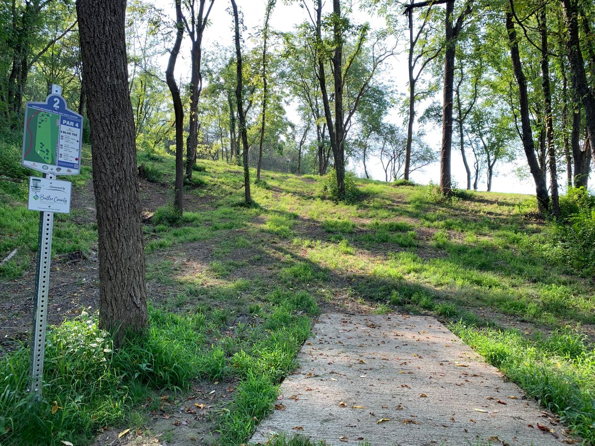 Hole 2 blue tee