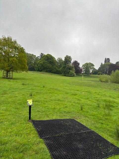 Hole 8 tee with hole 2 basket to the right
