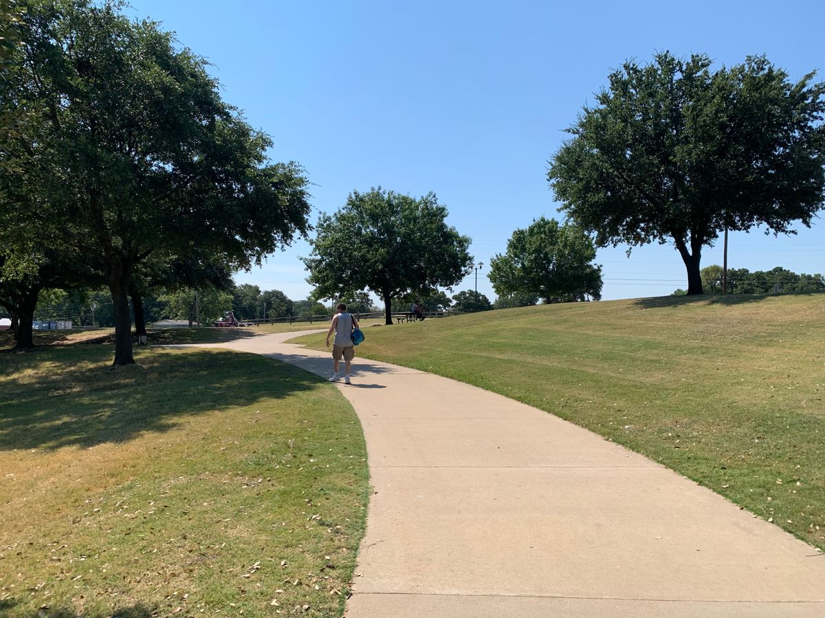 Long walk from 8’s basket to hole 9 tee pad.