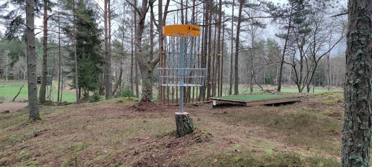 Lite upphöjd korg