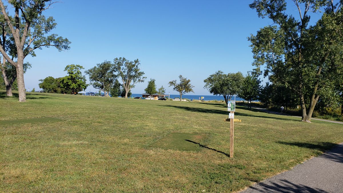 Hole 5 towards the lake.