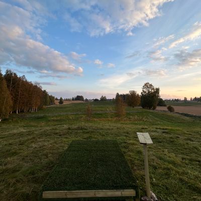 Hole 5 Teepad