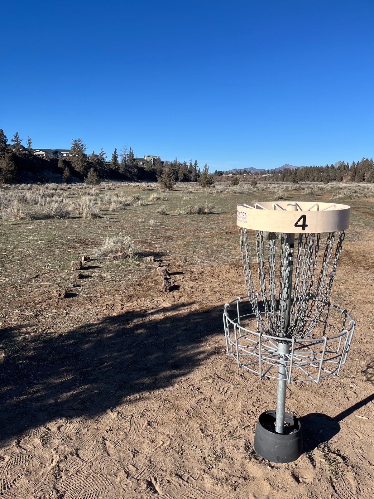 Temporary 4th tee after playing 3rd hole to Gold4 basket