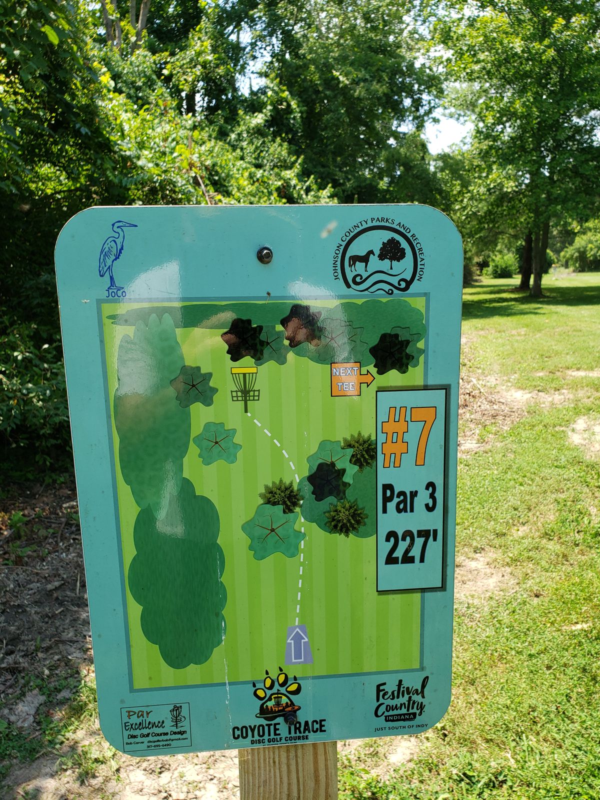 #7 Tee-Pad sign closeup.