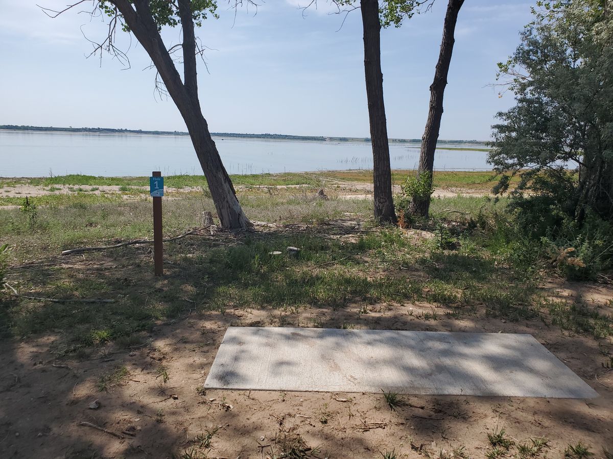 Hole 1 - teepad