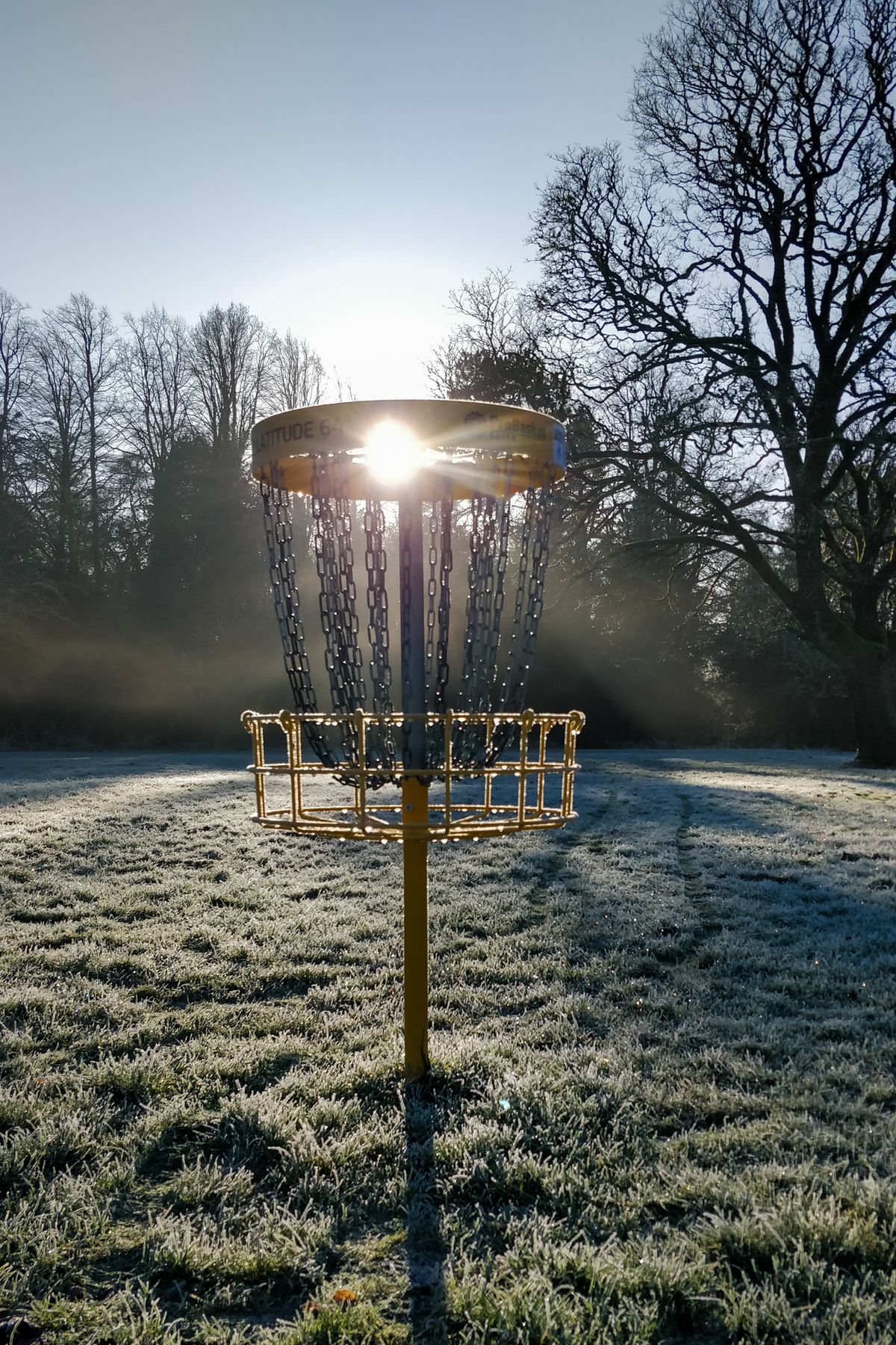 A very cold and frost morning to play disc golf.