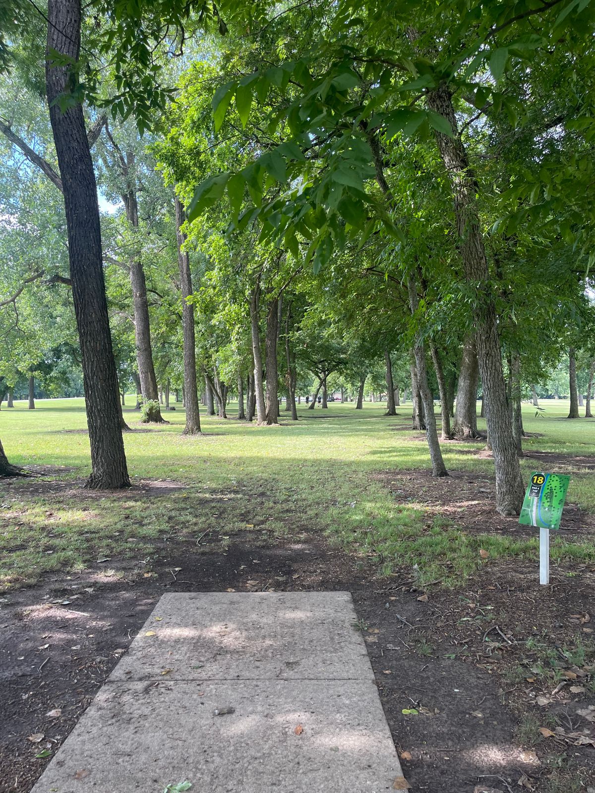 Hole 18 long tee pad
