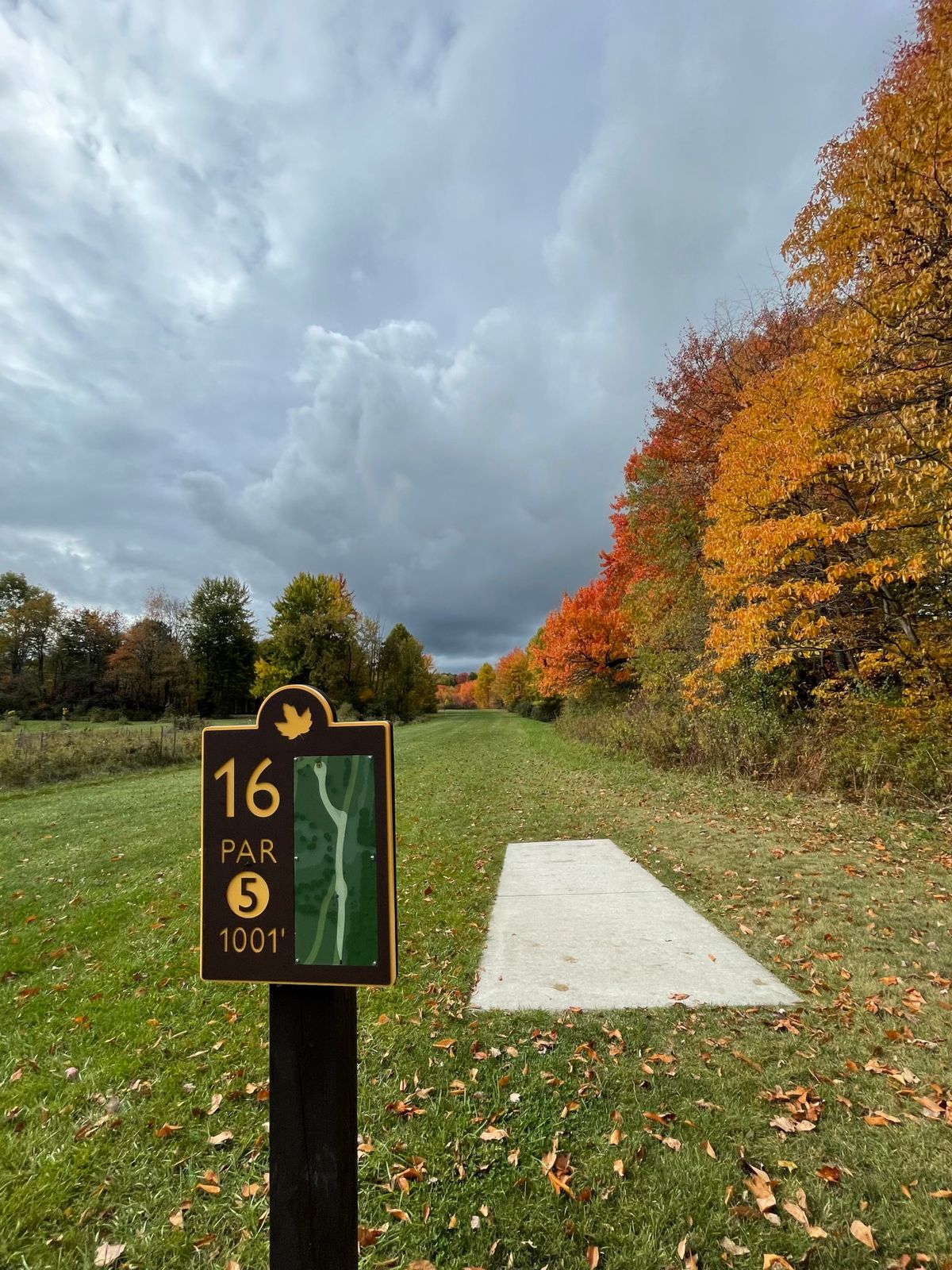 Beautiful course on a beautiful fall day.