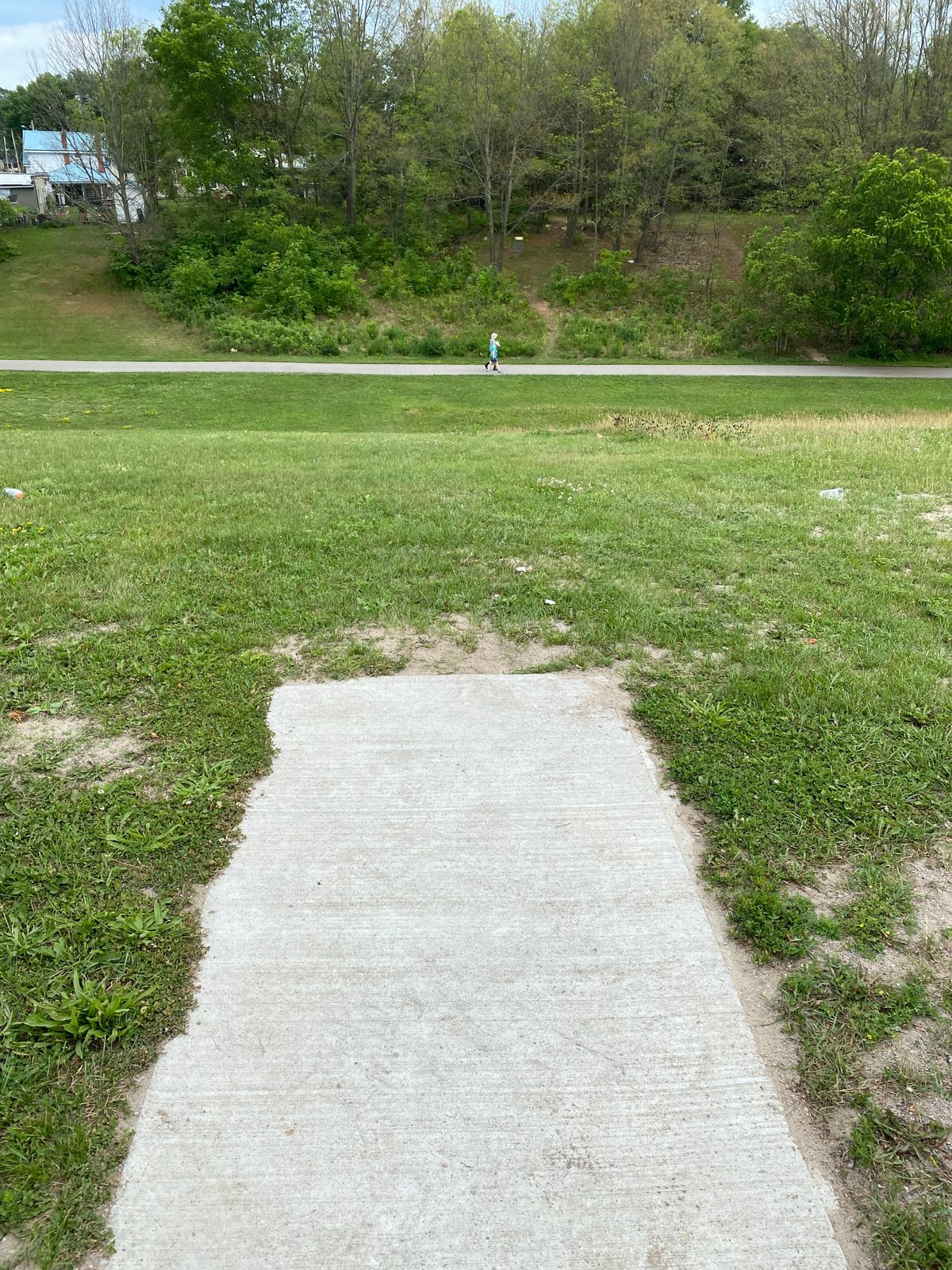 Hole V1 shoots over the path (and people)