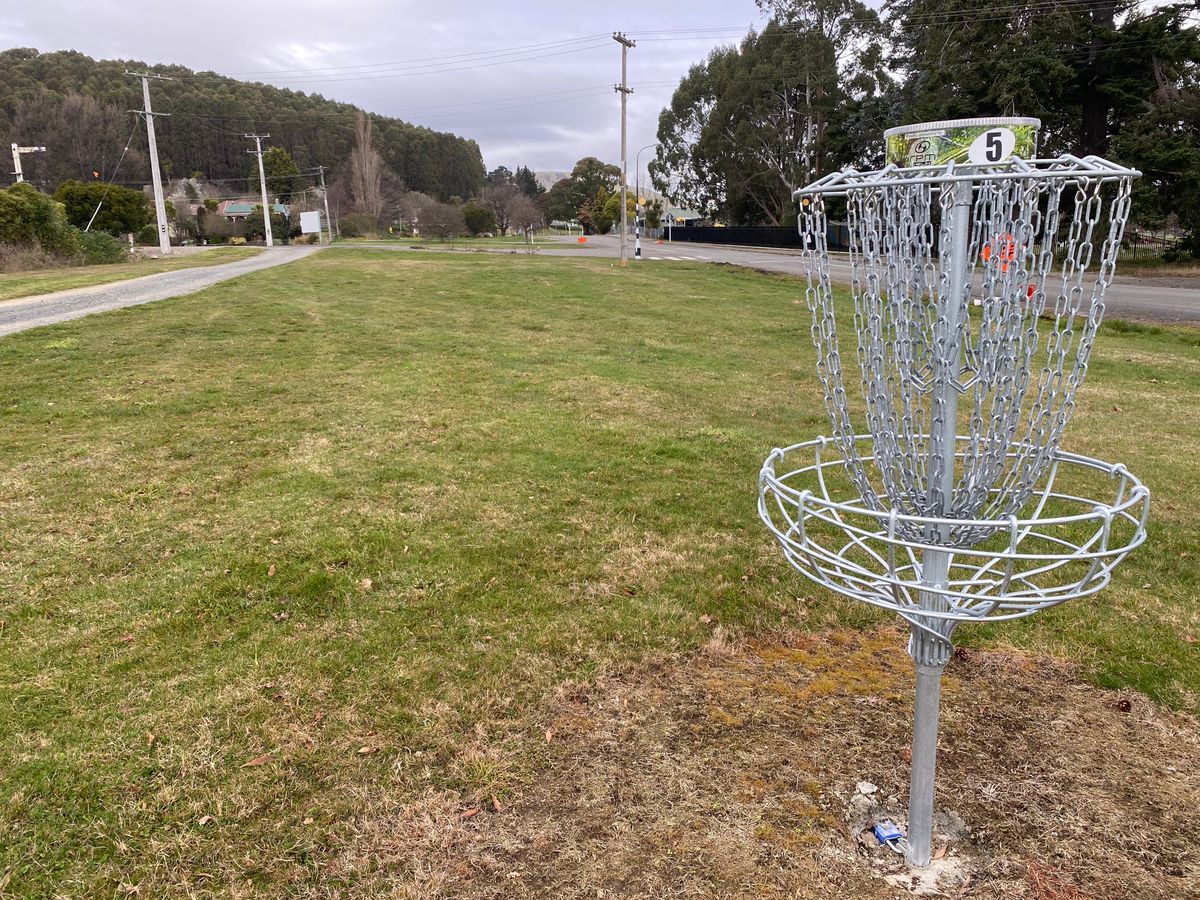 Basket 5 looking back up the fairway towards the mando and tee pad.