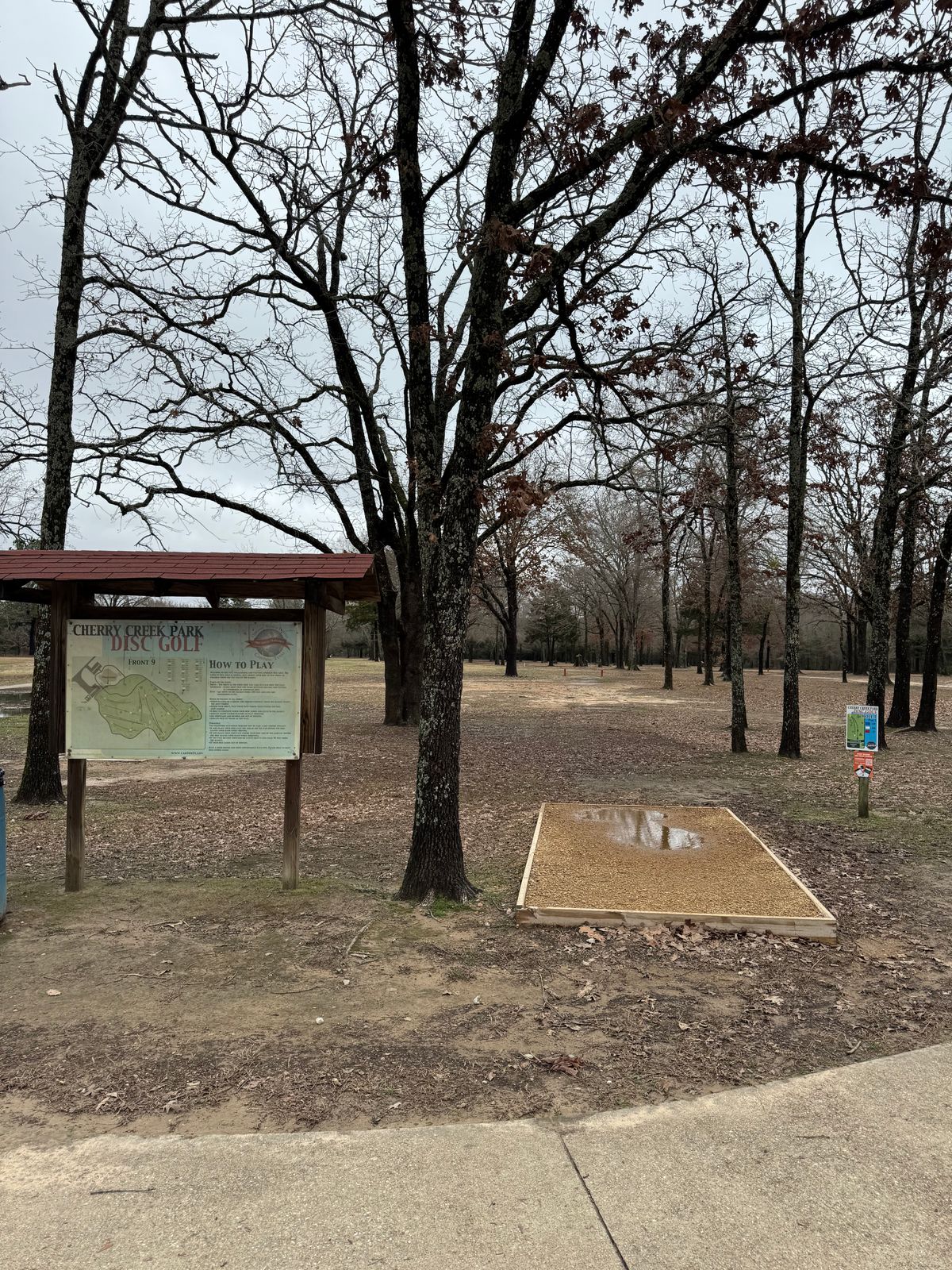 First tee and information board