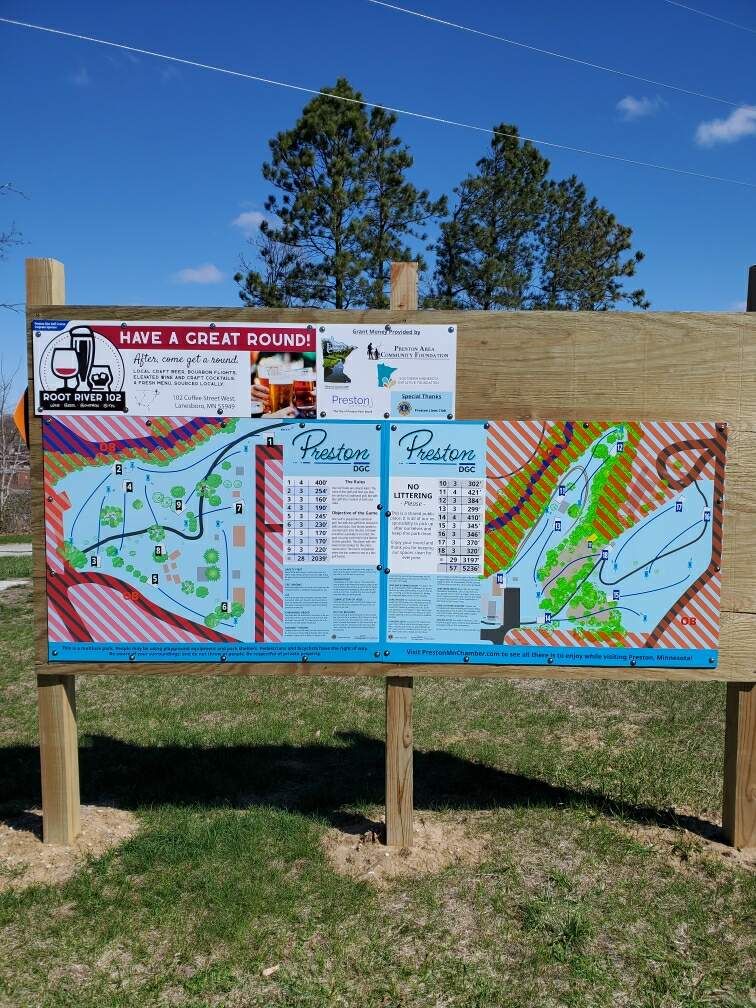 Course map and bulletin board.