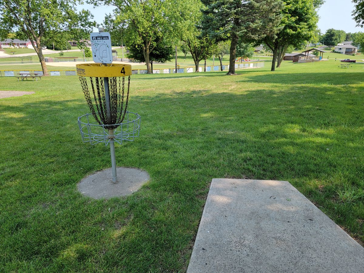 Hole 5. Tee pad for next hole is next to previous basket. Small tee pads