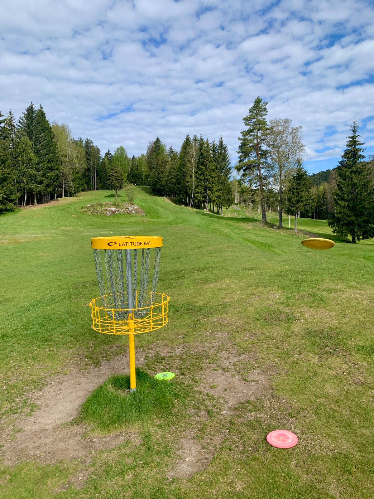 Hole 1 ..incoming 🥏