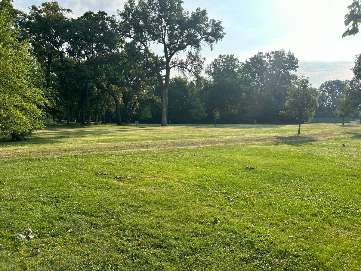 Holes 1 off to the right, holes 4 & 5 visible