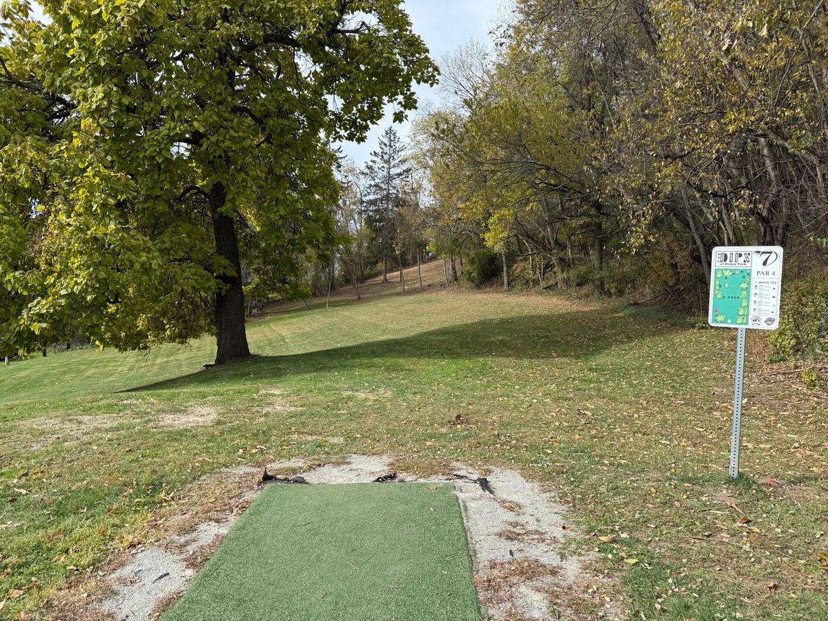 Hole 7 White (long) tee
