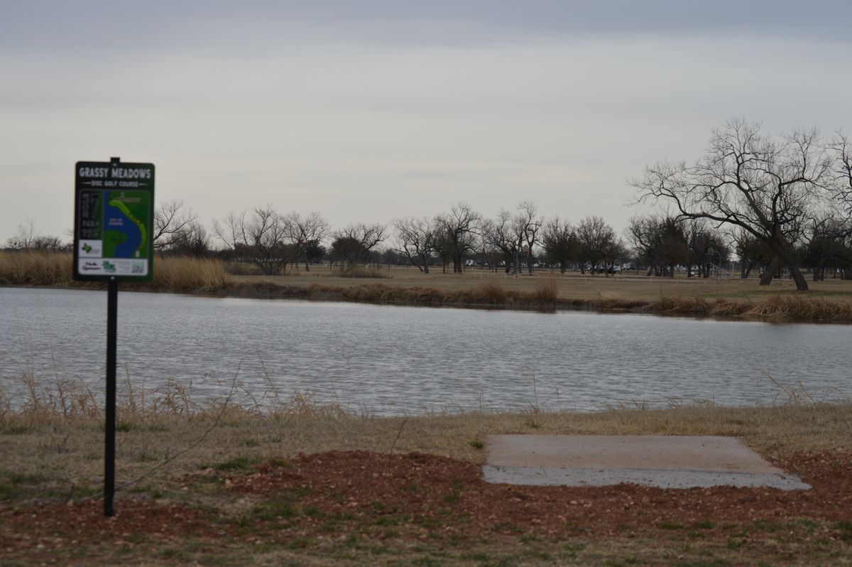 Hole 7 Longs over water.