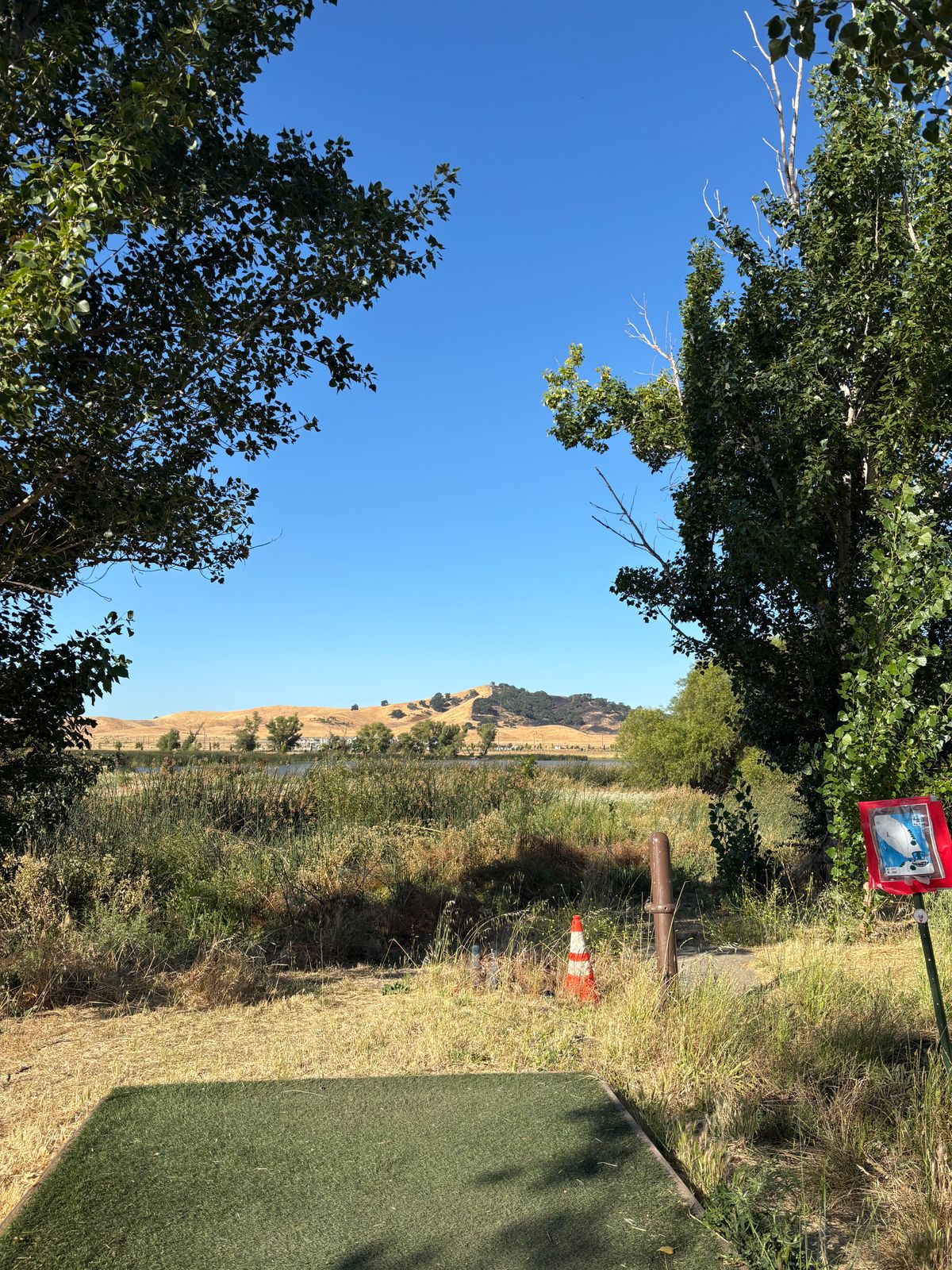 Lagoon Front Hole 4