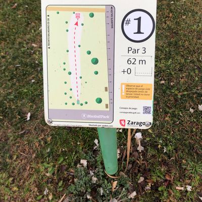 Really nice signage. For ‘mericans, just ask Siri how many feet X meters is.