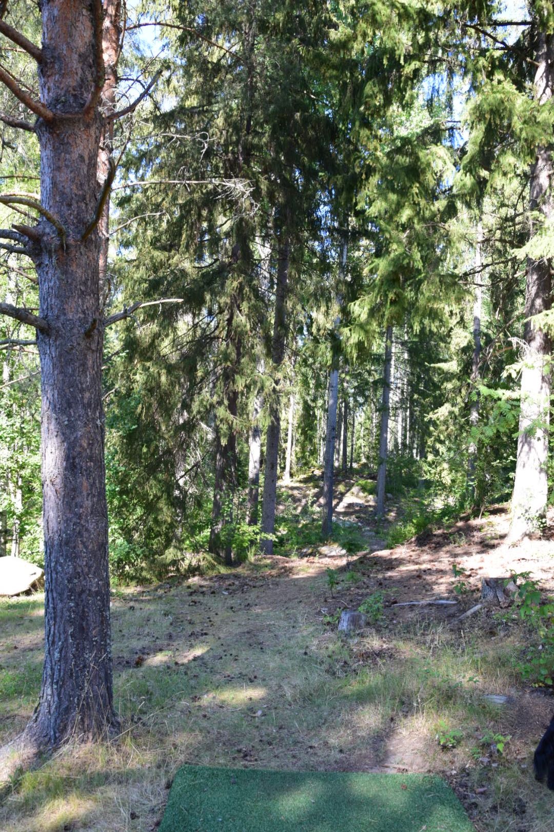 Väylä 2. 63m Hieman vasemmalle kääntyvä väylä.
