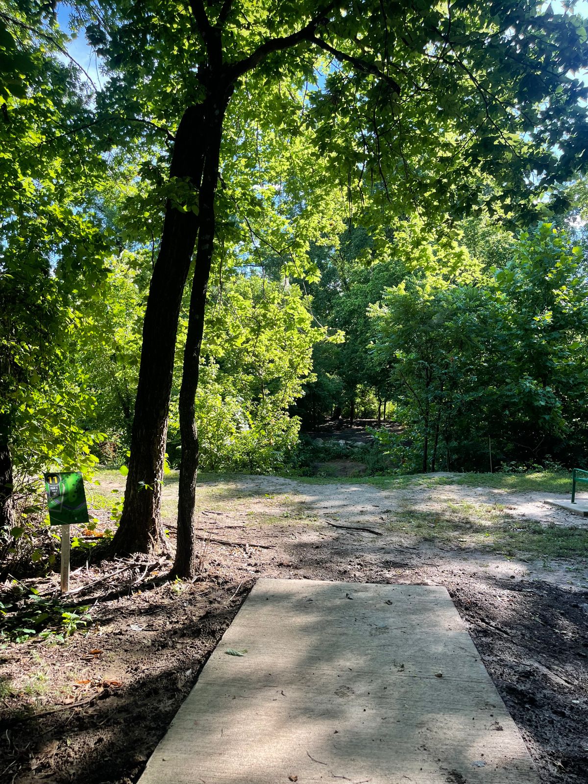 Hole 11 tee long/short tee pad